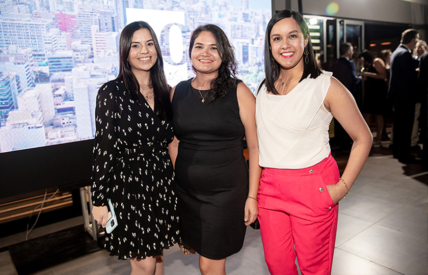 La nueva generación de abogadas del estudio María Fernanda Herbozo, Jesús Guzmán y Ariana Delgado.